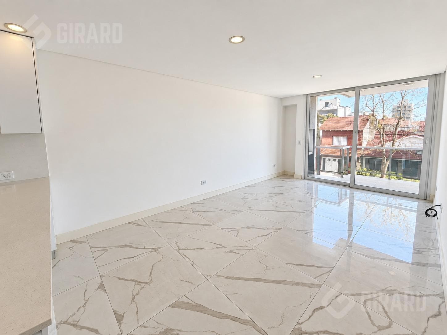 Modern 2-room apartment for sale with a garage and storage room, in the Chauvin neighborhood