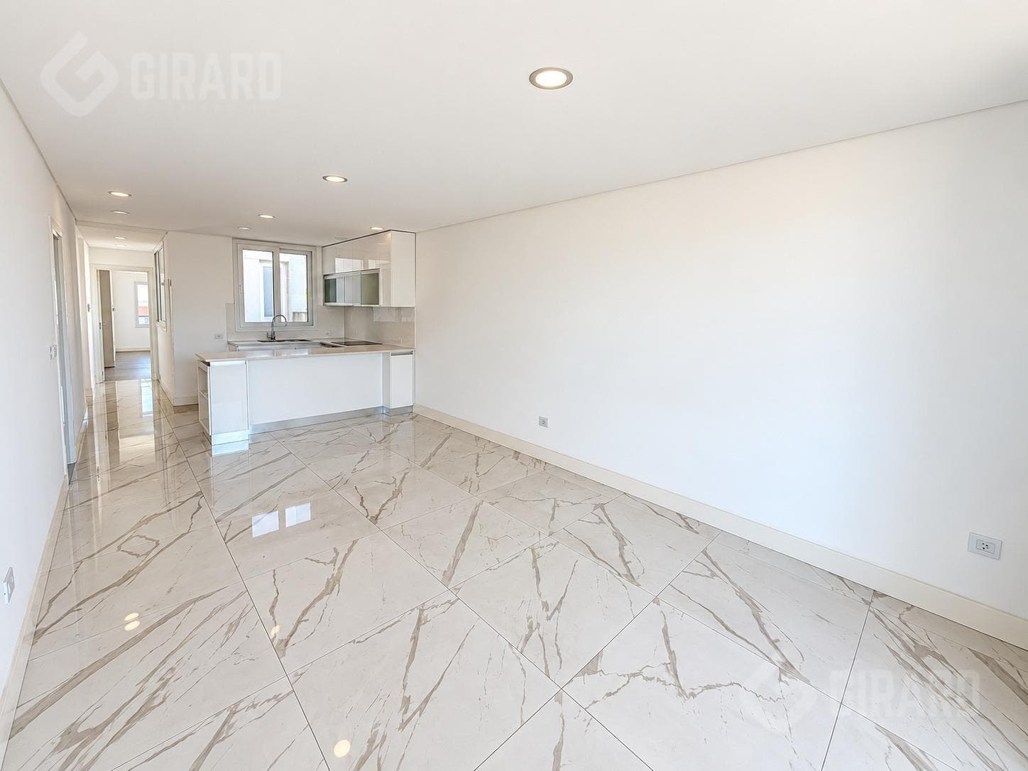 Modern 2-room apartment for sale with a garage and storage room, in the Chauvin neighborhood