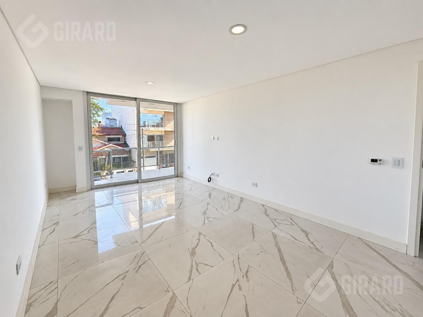 Modern 2-room apartment for sale with a garage and storage room, in the Chauvin neighborhood