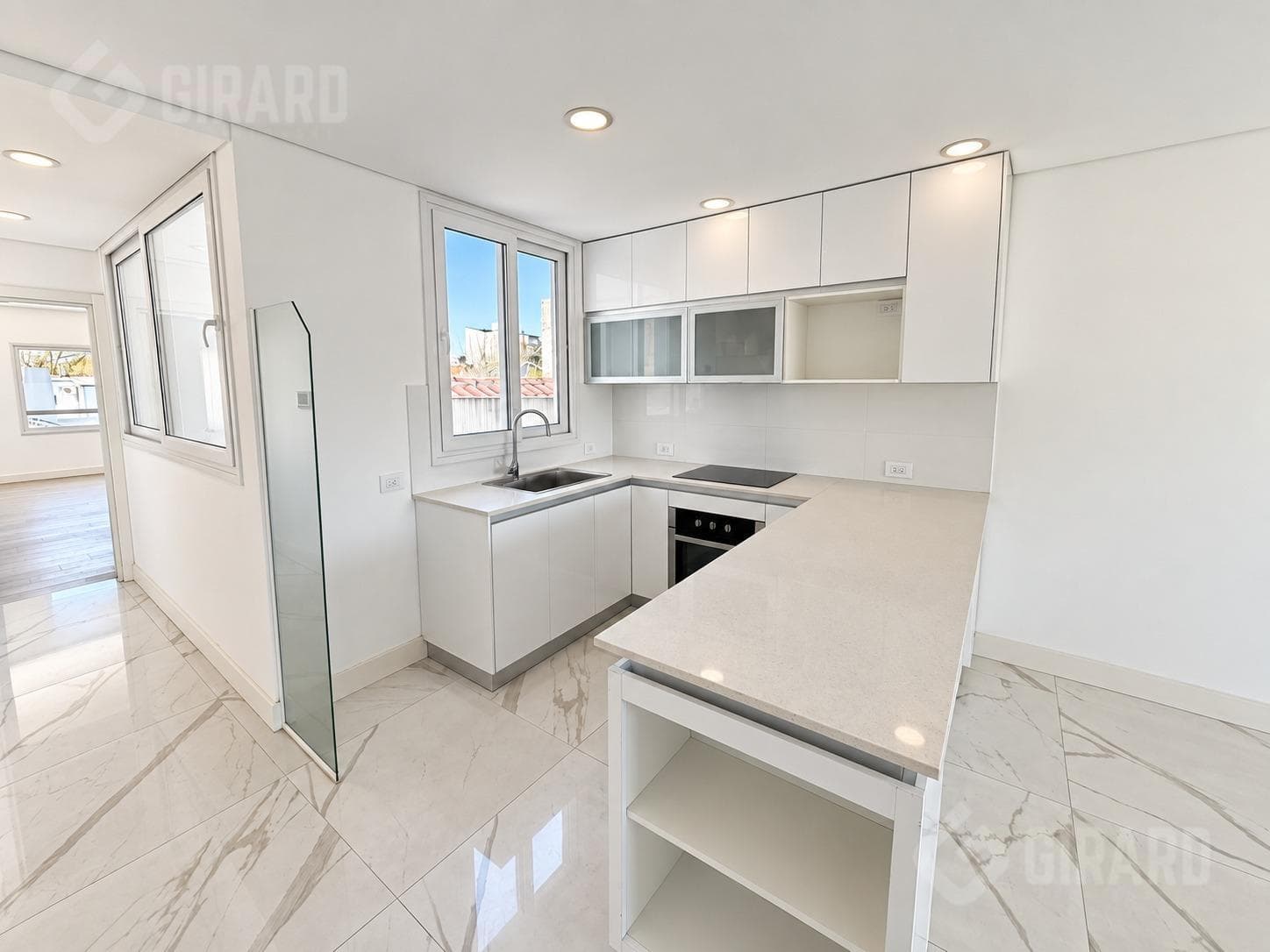 Modern 2-room apartment for sale with a garage and storage room, in the Chauvin neighborhood