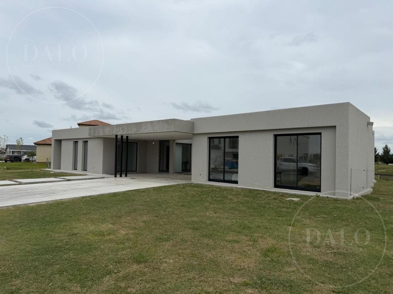House Under Construction for Sale by the River in El Naudir