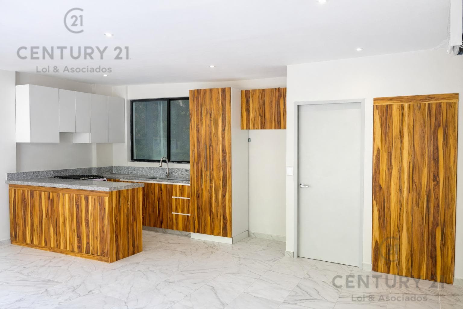 Apartment in the Costa Azul Subdivision