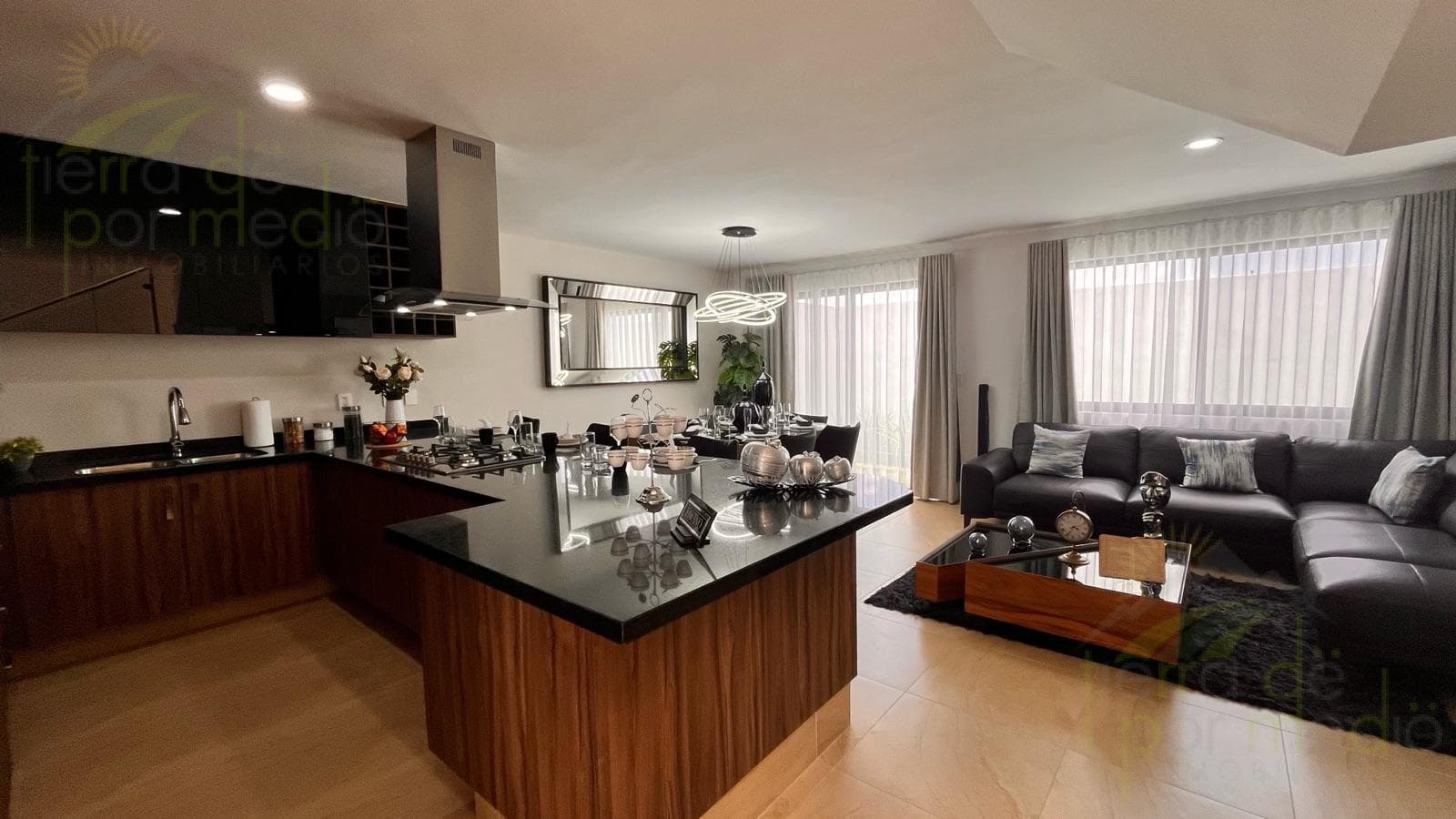 House for Sale on a Private Street with a VIP Movie Theater, Juriquilla, Querétaro