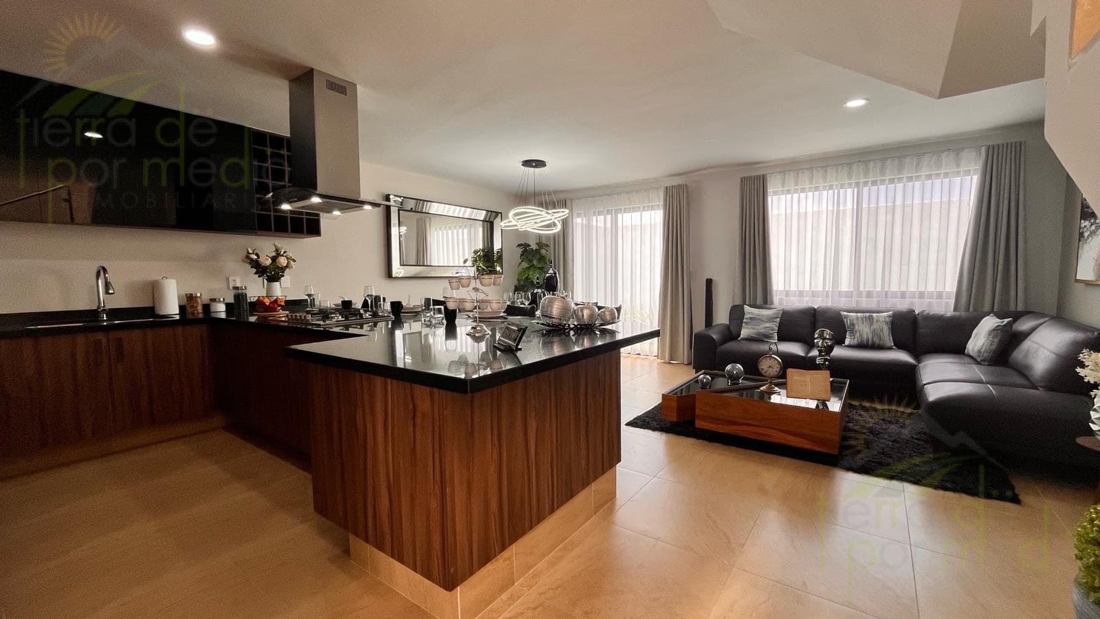 House for Sale on a Private Street with a VIP Movie Theater, Juriquilla, Querétaro