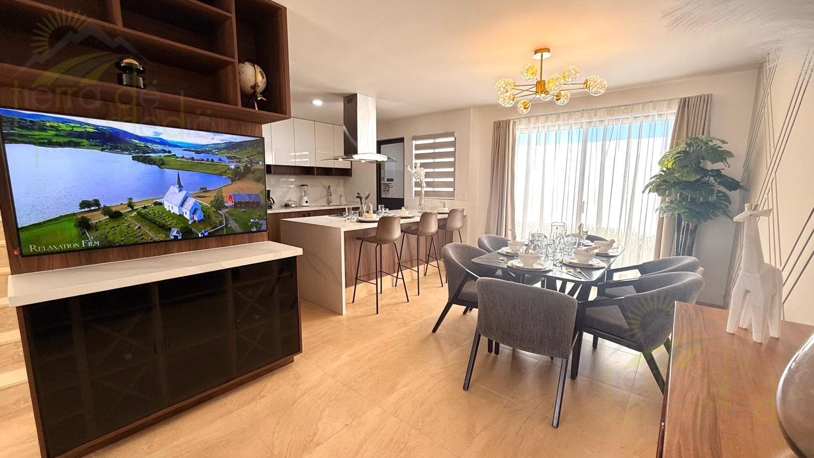 House for Sale on a Private Street with a VIP Movie Theater, Juriquilla, Querétaro