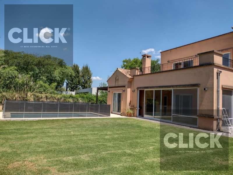 For Sale - 6-Bedroom House in Country Club San Carlos - Malvinas Argentinas