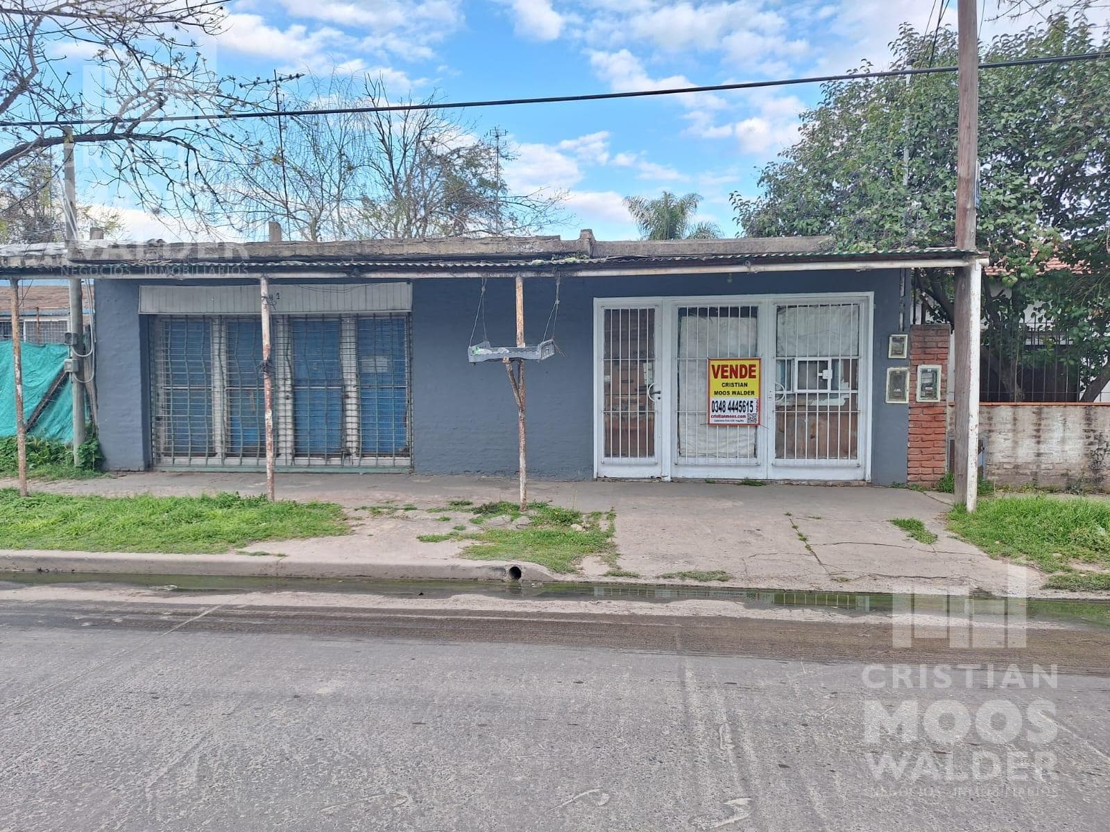 Two commercial spaces plus a house in an excellent location. Ing. Maschwitz