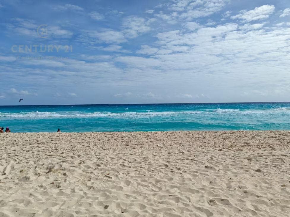 One-Bedroom Oceanfront Apartment for Sale in Cancun | C3998