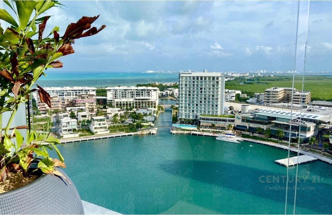 Casa 2 Recamaras en Venta en Shark Tower Cancun | C3999