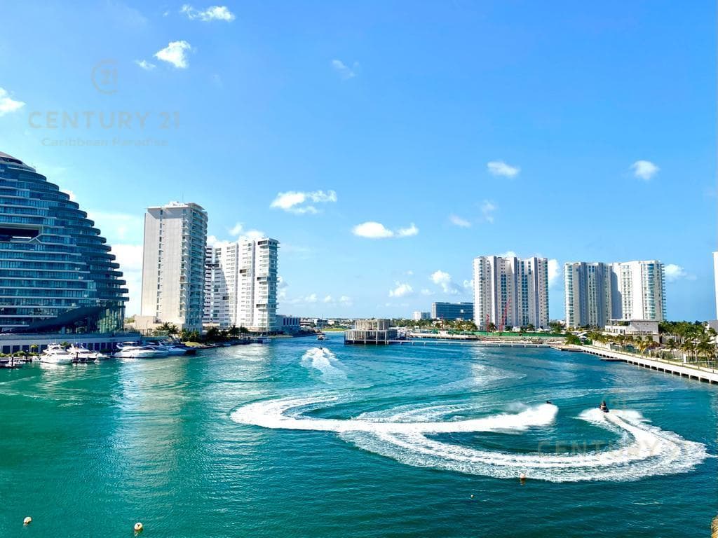 Departamento en venta en Shark Tower con vista al mar y a Puerto Cancún C4000