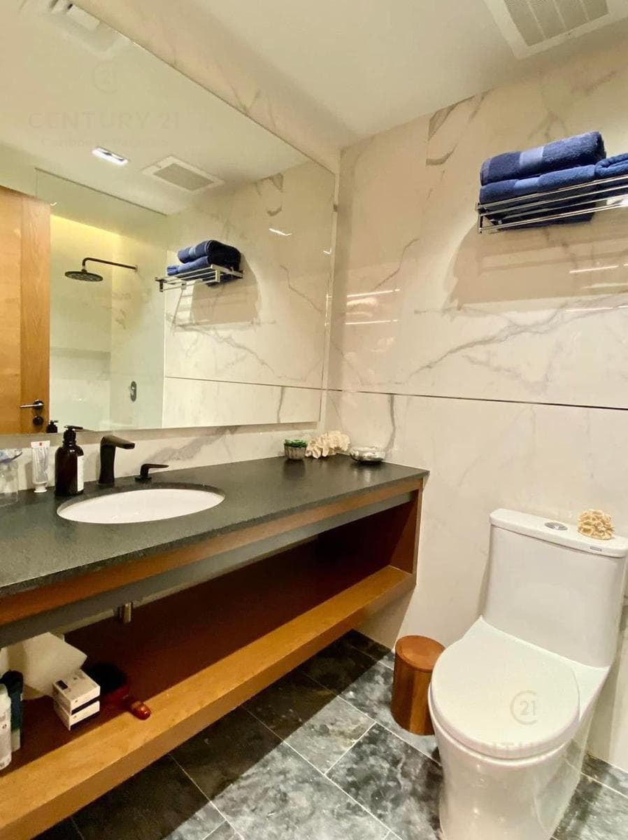 Departamento en venta en Shark Tower con vista al mar y a Puerto Cancún C4000