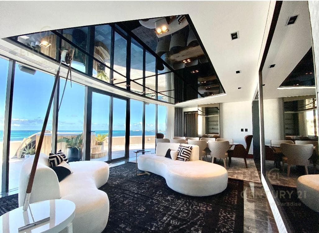 Apartment for sale in Shark Tower with ocean and Puerto Cancún views C4000