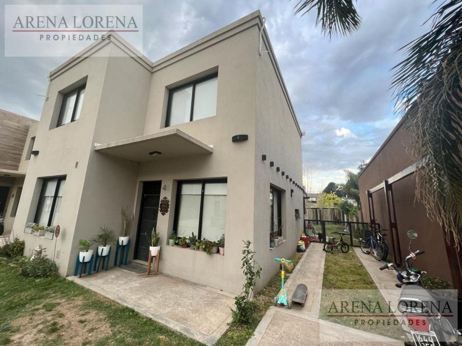 House for Sale: 4 Rooms, Haras Facundo