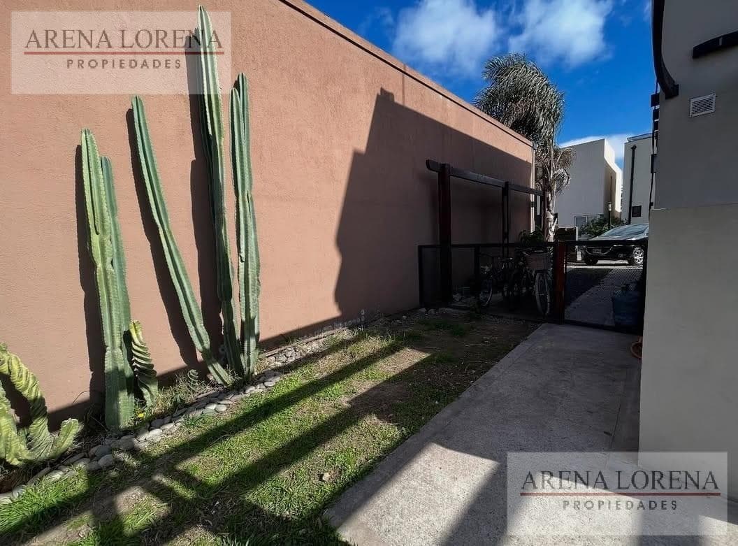 House for Sale: 4 Rooms, Haras Facundo