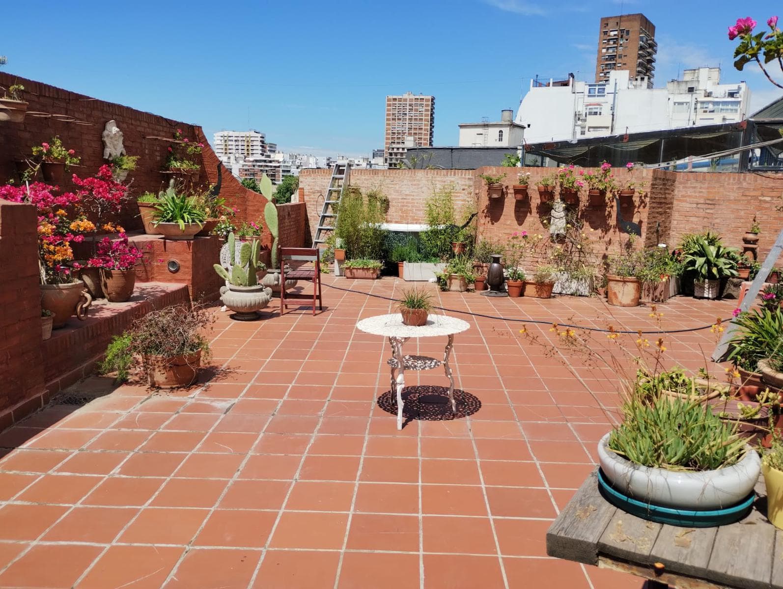 4-Bedroom Duplex House for Sale with Terrace - La Isla - Recoleta