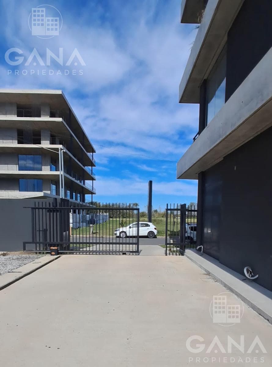 Office for Sale in Fisherton with a garage. Newly Built. Available Immediately
