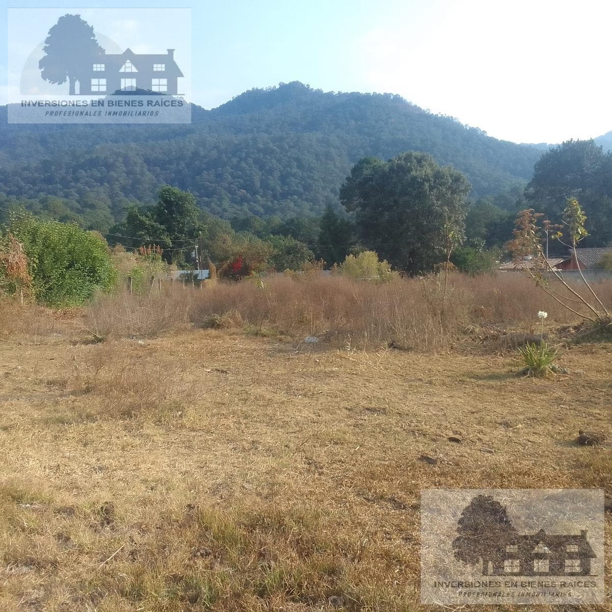 Land for Sale in the Old Houses Neighborhood in Valle de Bravo
