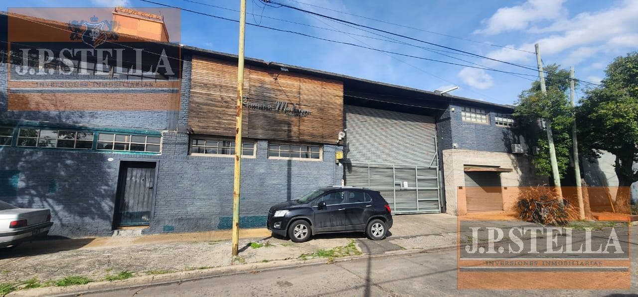 Galpón 3650 m² con frente y salida a 4 calles - Moron