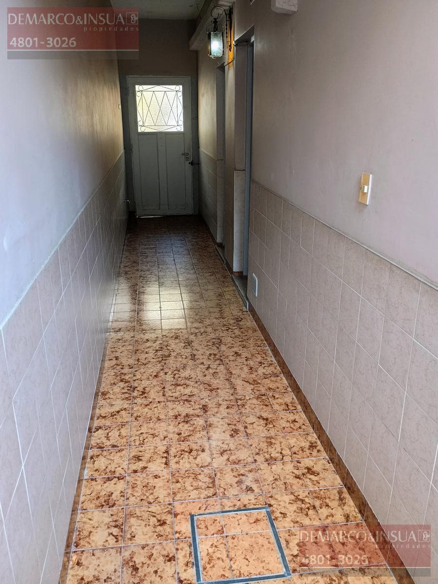 For Sale: Studio Apartment with Garage in Parque Patricios