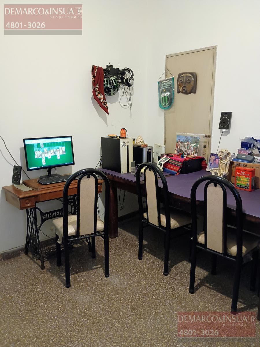 For Sale: Studio Apartment with Garage in Parque Patricios