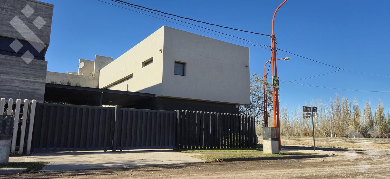 For Sale: Designer Duplex with High-End Finishes / Los Tordos Neighborhood, Cipolletti / 3 bedrooms / Financing Available
