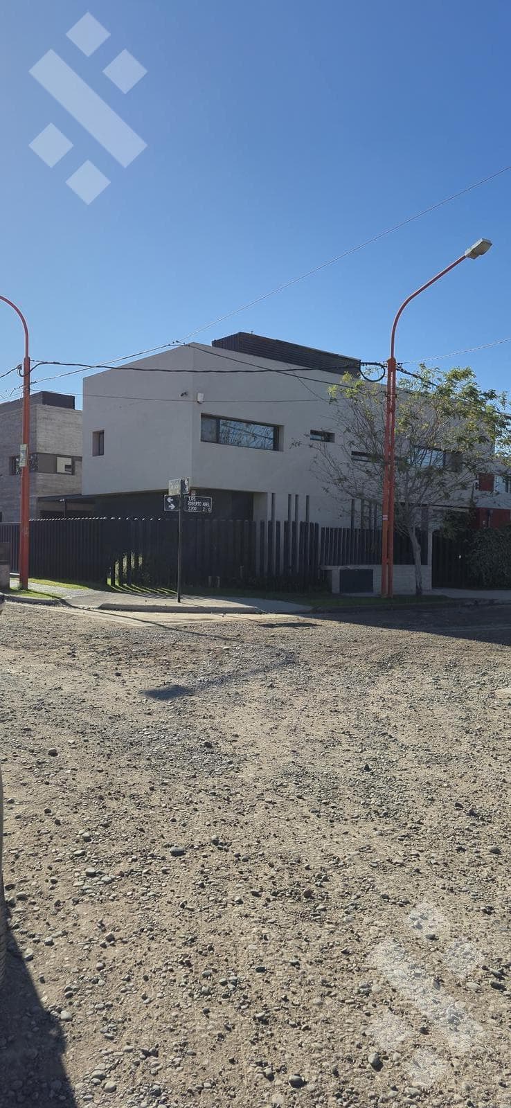 For Sale: Designer Duplex with High-End Finishes / Los Tordos Neighborhood, Cipolletti / 3 bedrooms / Financing Available