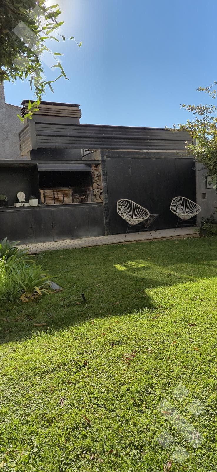 For Sale: Designer Duplex with High-End Finishes / Los Tordos Neighborhood, Cipolletti / 3 bedrooms / Financing Available