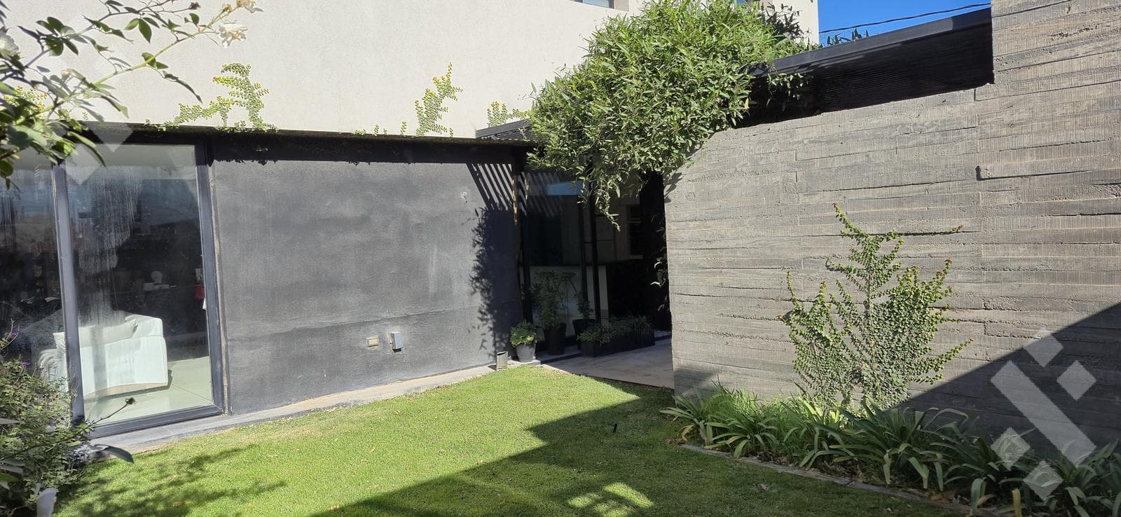 For Sale: Designer Duplex with High-End Finishes / Los Tordos Neighborhood, Cipolletti / 3 bedrooms / Financing Available
