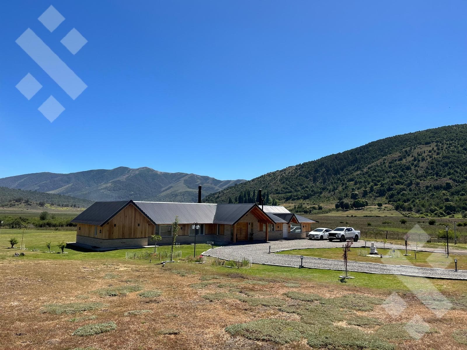 For Sale: 3-Bedroom House - Mortgage Eligible - Peñon del Lolog Neighborhood - San Martín de los Andes, Neuquén