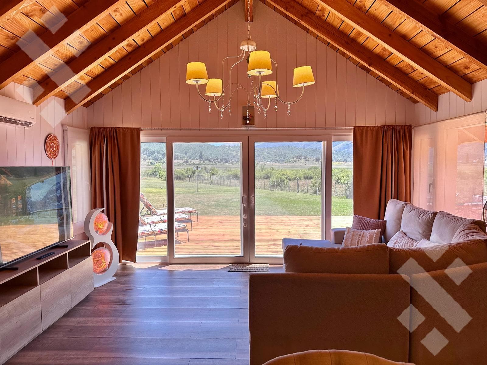 For Sale: 3-Bedroom House - Mortgage Eligible - Peñon del Lolog Neighborhood - San Martín de los Andes, Neuquén