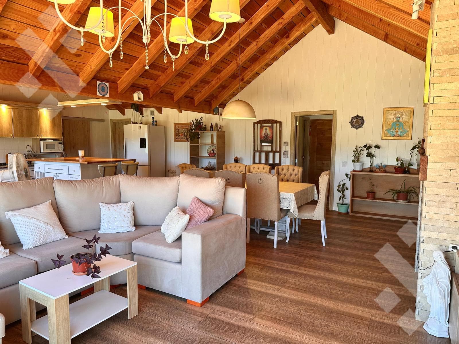 For Sale: 3-Bedroom House - Mortgage Eligible - Peñon del Lolog Neighborhood - San Martín de los Andes, Neuquén