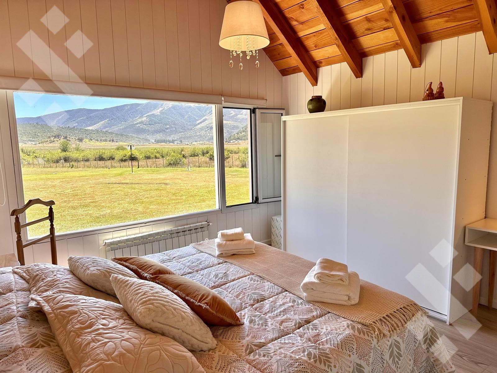 For Sale: 3-Bedroom House - Mortgage Eligible - Peñon del Lolog Neighborhood - San Martín de los Andes, Neuquén