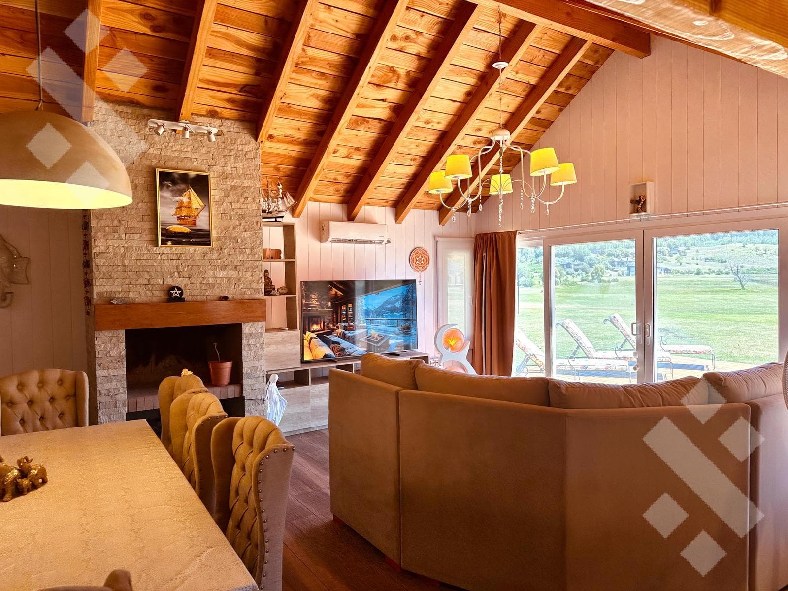 For Sale: 3-Bedroom House - Mortgage Eligible - Peñon del Lolog Neighborhood - San Martín de los Andes, Neuquén