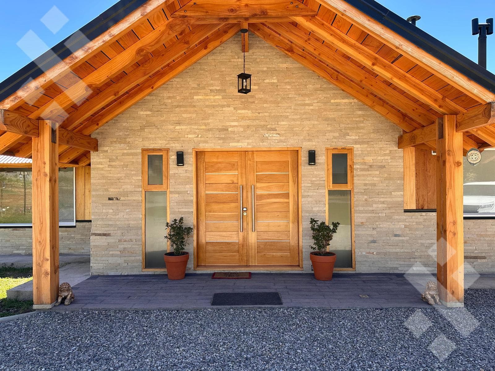 For Sale: 3-Bedroom House - Mortgage Eligible - Peñon del Lolog Neighborhood - San Martín de los Andes, Neuquén