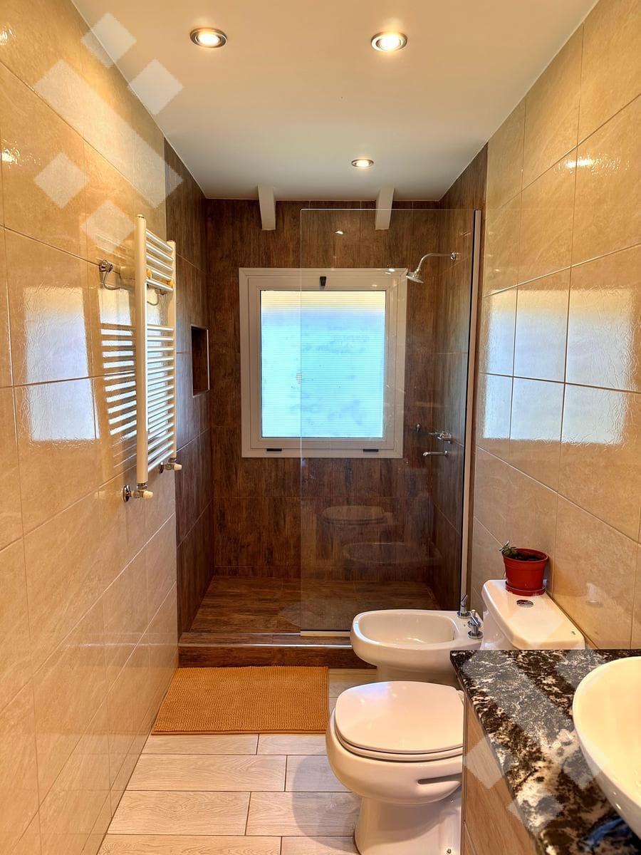 For Sale: 3-Bedroom House - Mortgage Eligible - Peñon del Lolog Neighborhood - San Martín de los Andes, Neuquén