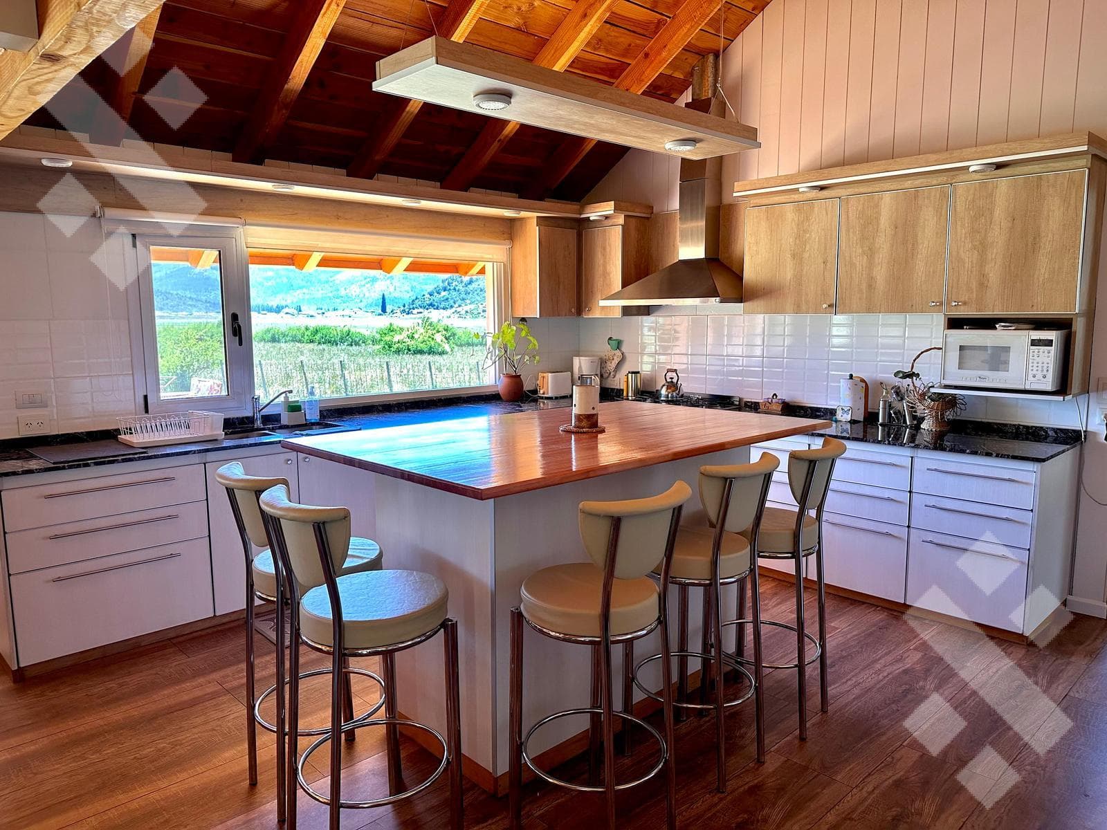 For Sale: 3-Bedroom House - Mortgage Eligible - Peñon del Lolog Neighborhood - San Martín de los Andes, Neuquén