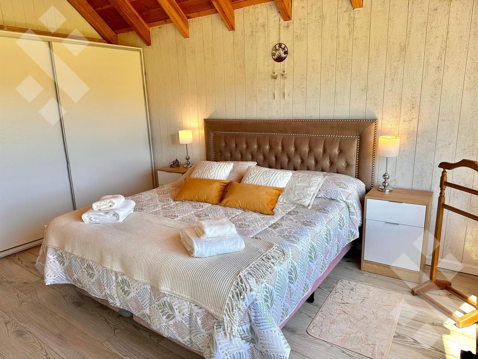 For Sale: 3-Bedroom House - Mortgage Eligible - Peñon del Lolog Neighborhood - San Martín de los Andes, Neuquén