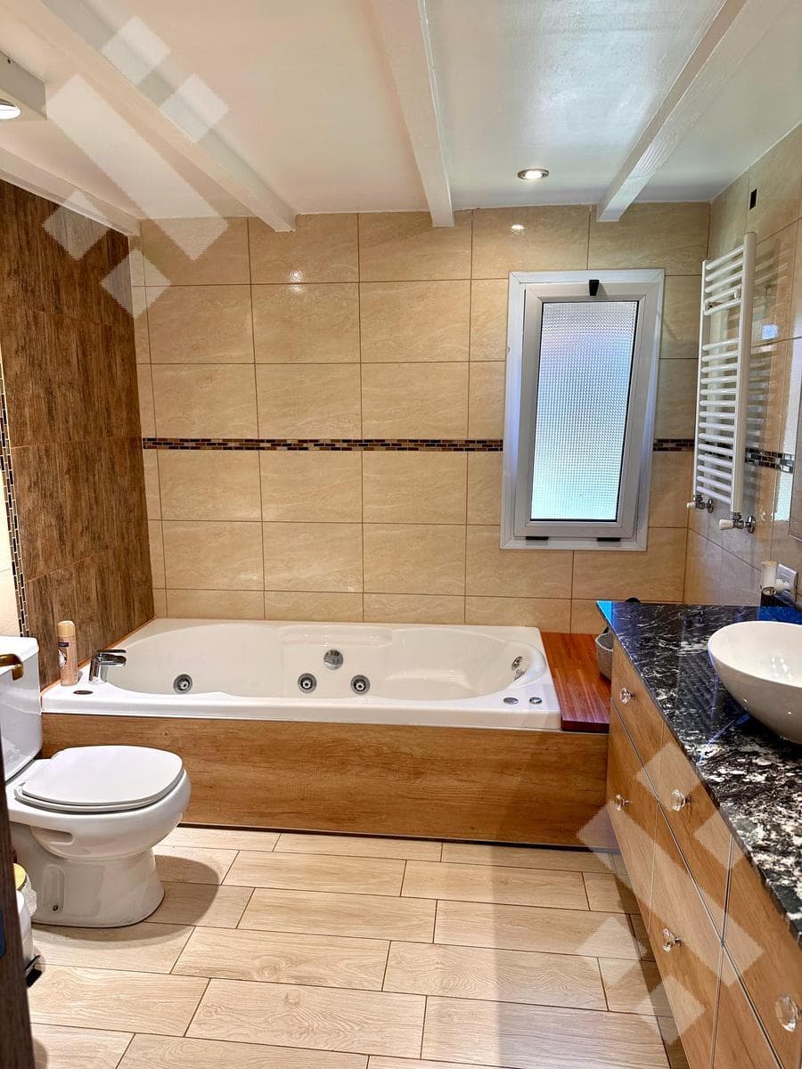 For Sale: 3-Bedroom House - Mortgage Eligible - Peñon del Lolog Neighborhood - San Martín de los Andes, Neuquén