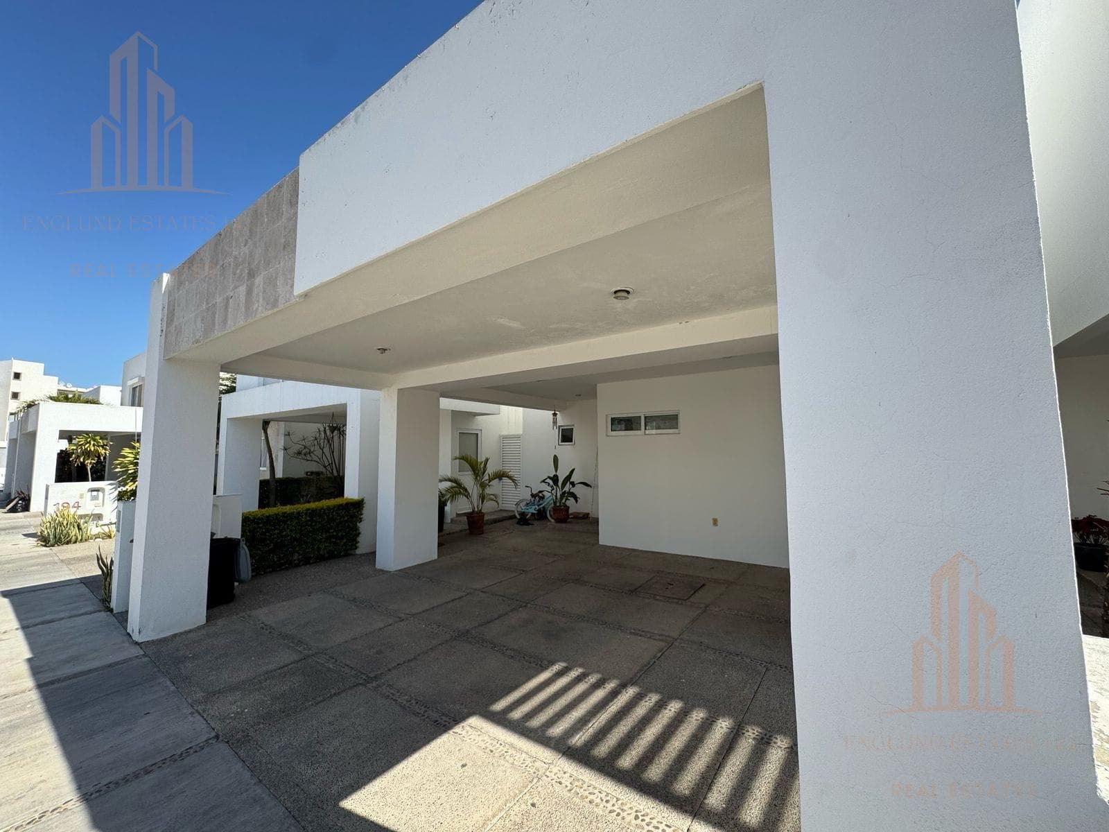 House - Sábalo Country Club Subdivision