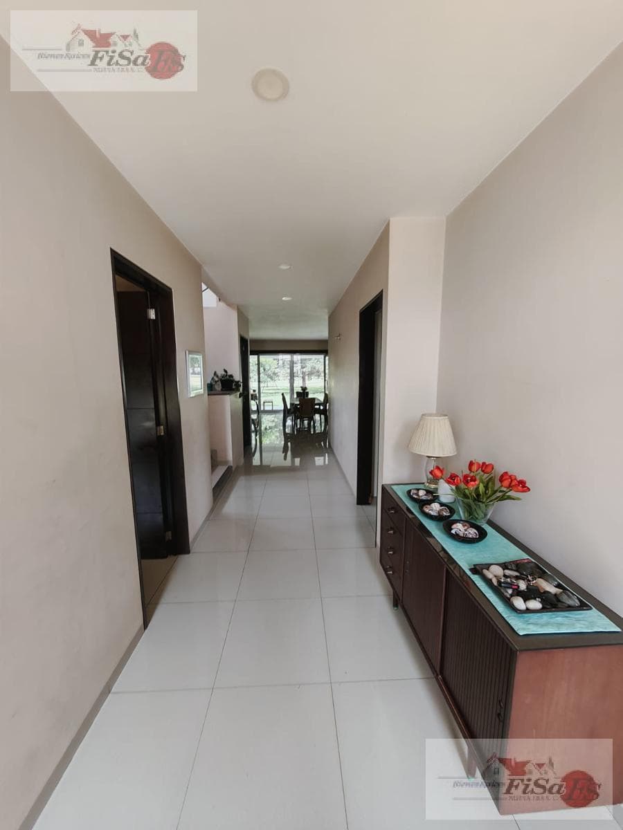 HOUSE FOR SALE ON PASEO DEL ABANICO