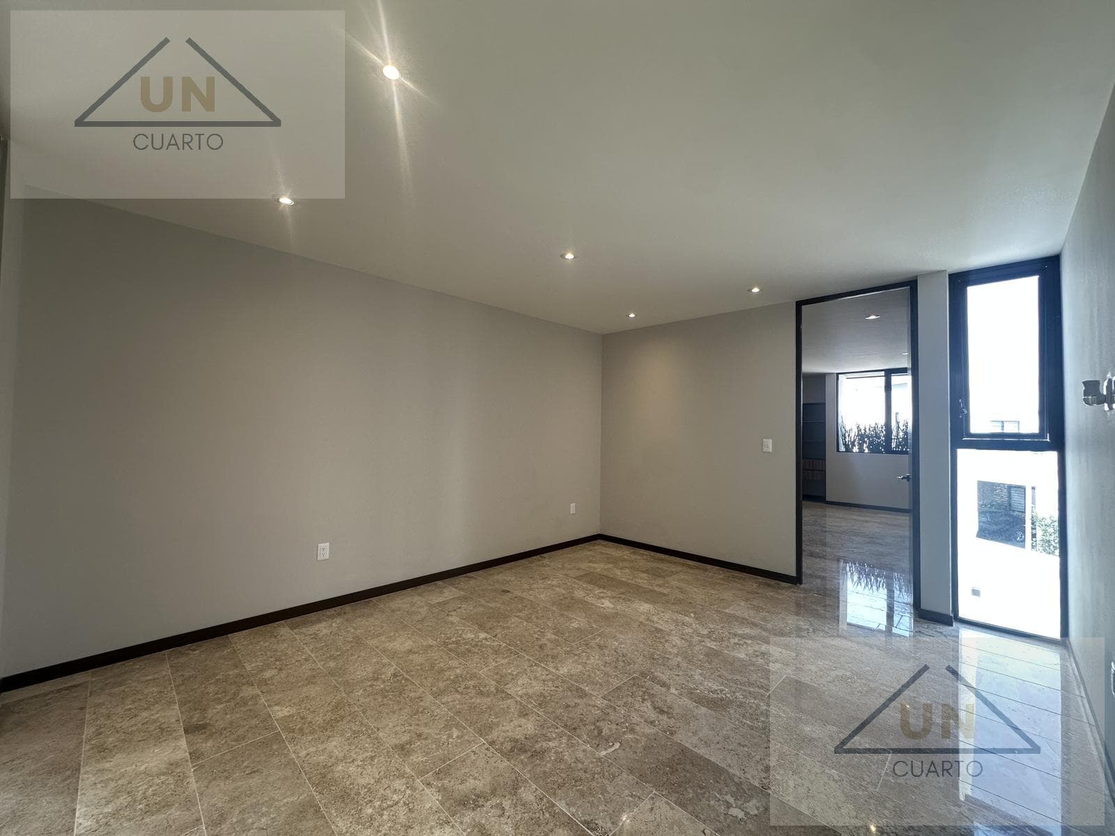 LUXURY CORNER HOUSE