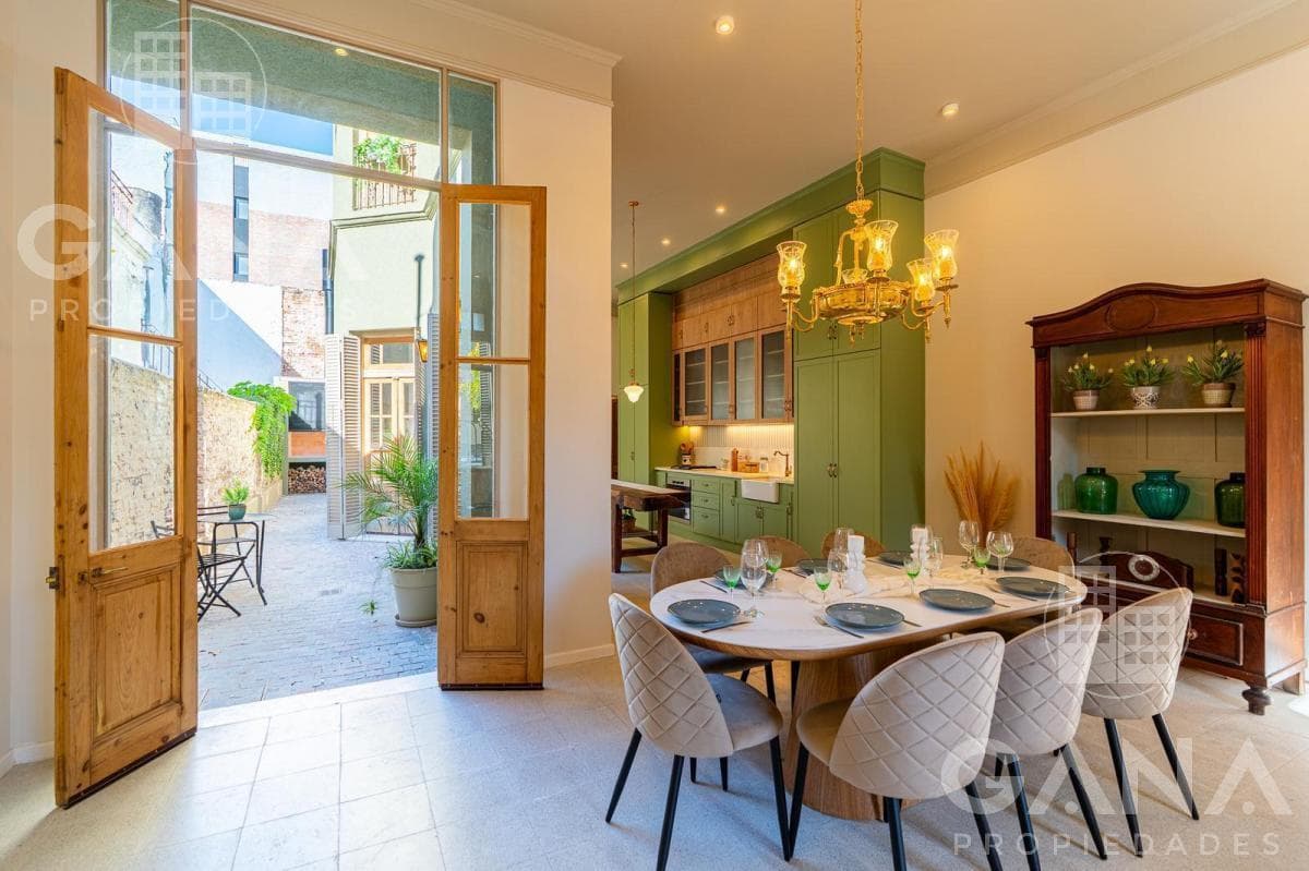3-Bedroom House for Sale in Pichincha with Premium Features