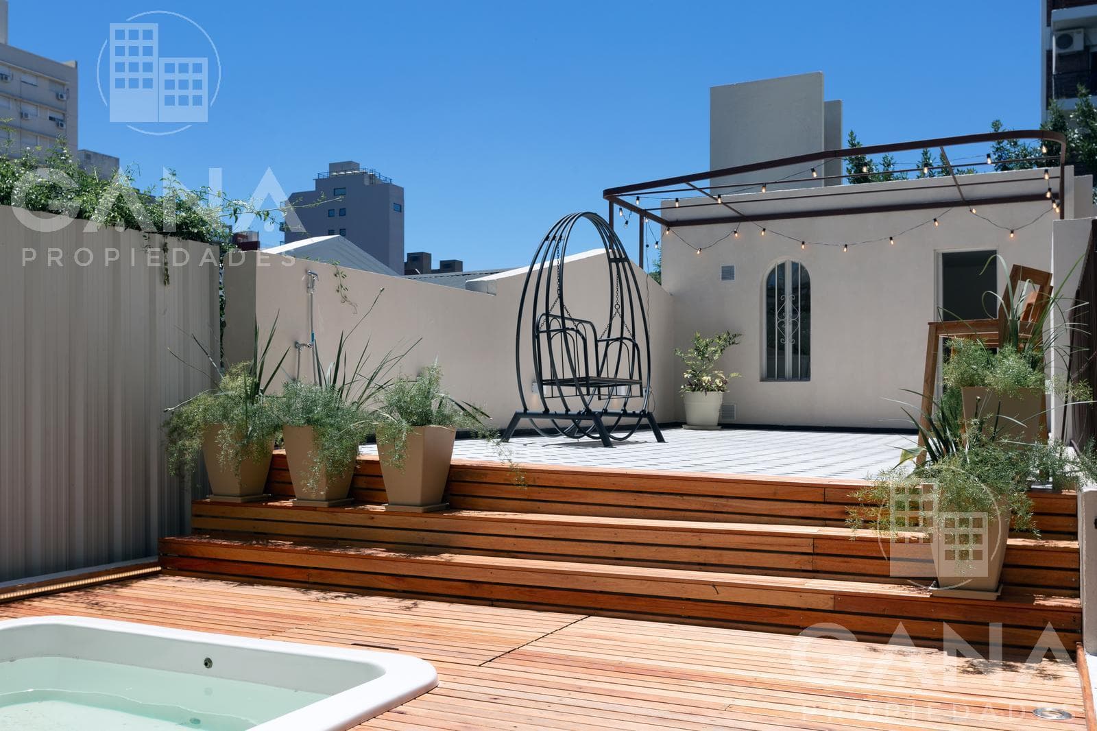 House for Sale in the heart of the Abasto neighborhood, with 4 bedrooms, a garage, a patio, a terrace, and a pool.