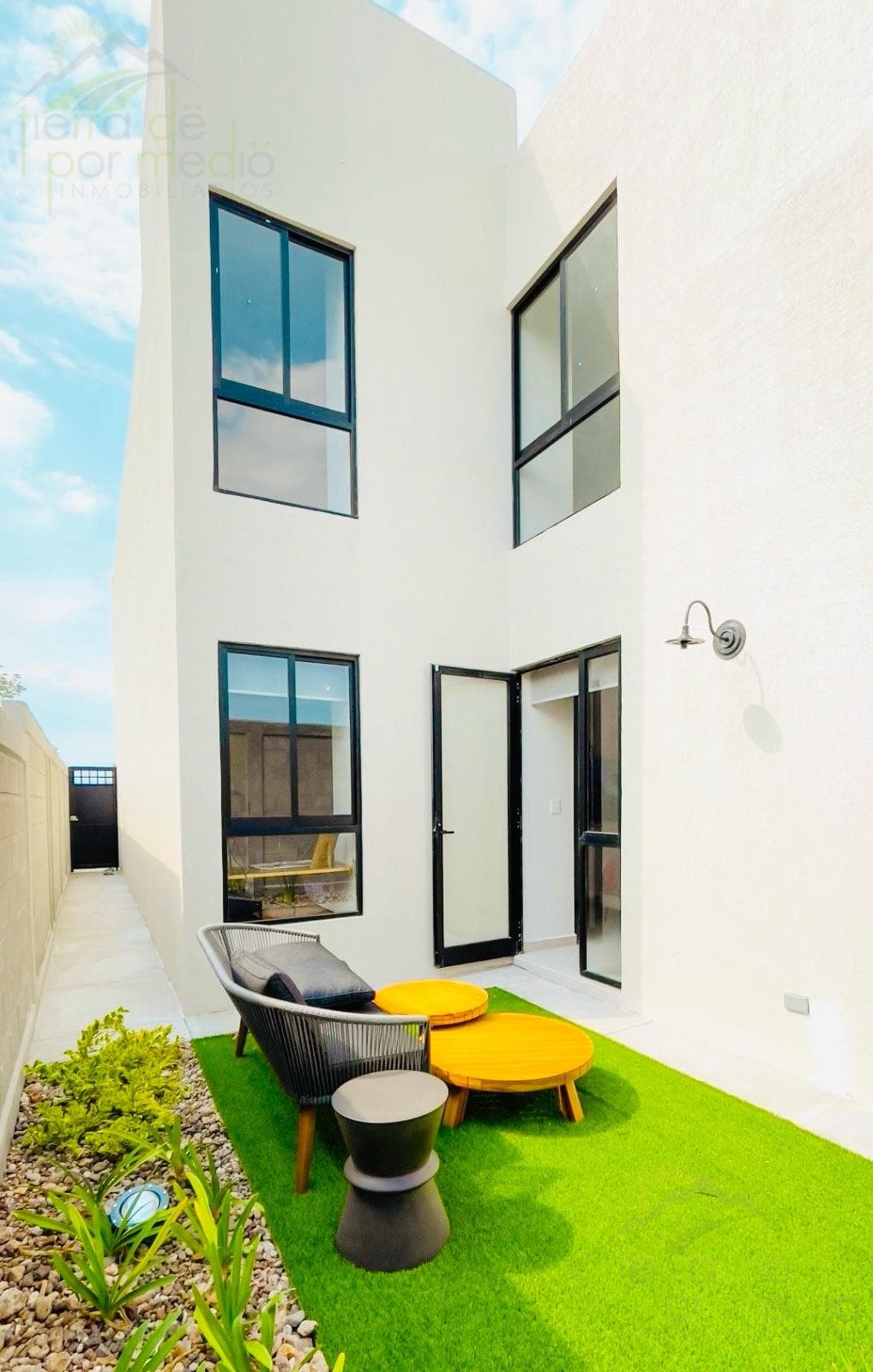 Ground-Floor Apartment with Garden, 3 Bedrooms, in Zibata, Querétaro