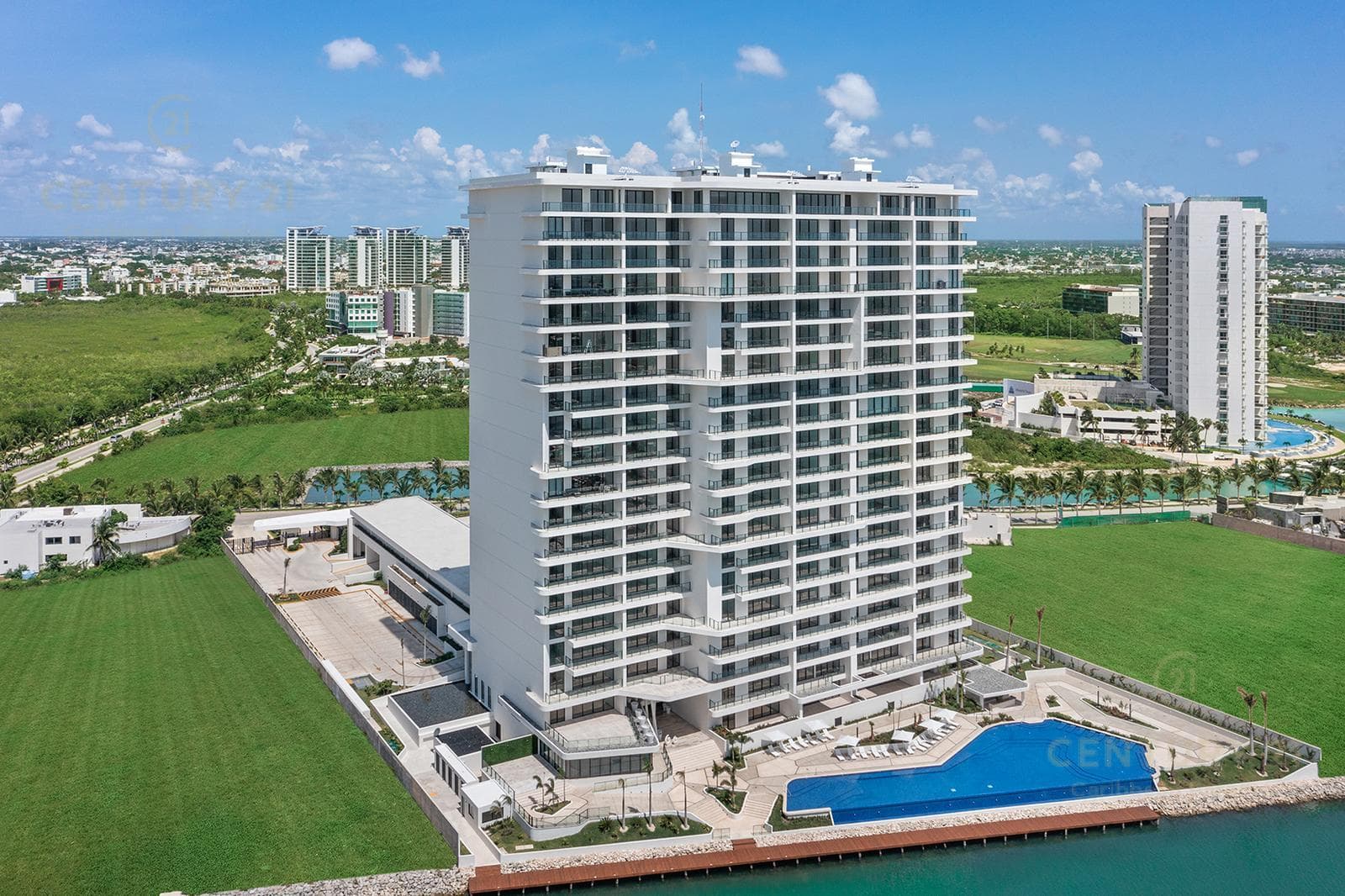 Exclusive apartment for sale on the 10th floor at Blume Puerto Cancún, Unit C4022