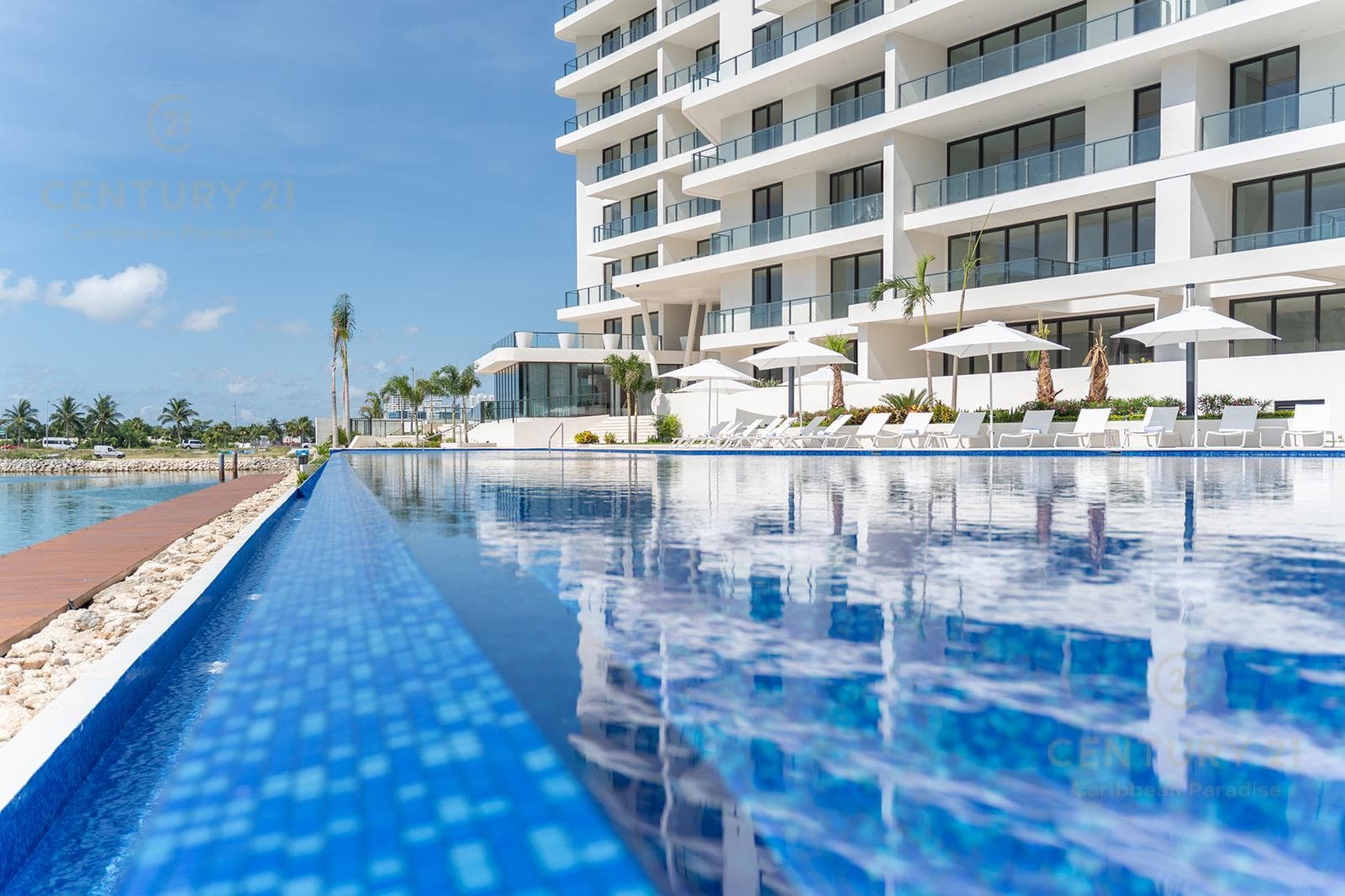 En Venta exclusivo departamento en 10 Nivel en Blume Puerto Cancún C4022