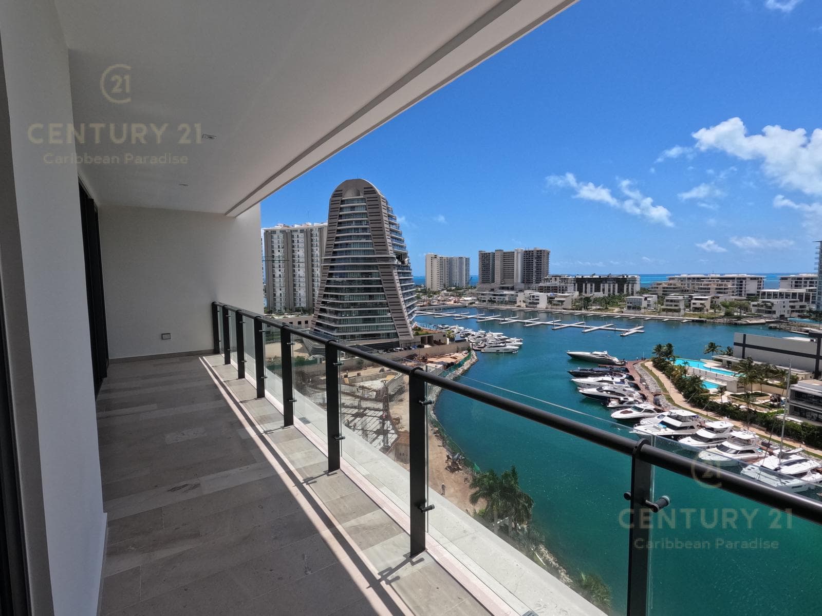 Exclusive apartment for sale on the 10th floor at Blume Puerto Cancún, Unit C4022