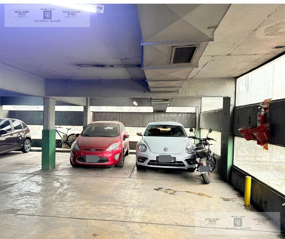 Garage for Sale in Palermo