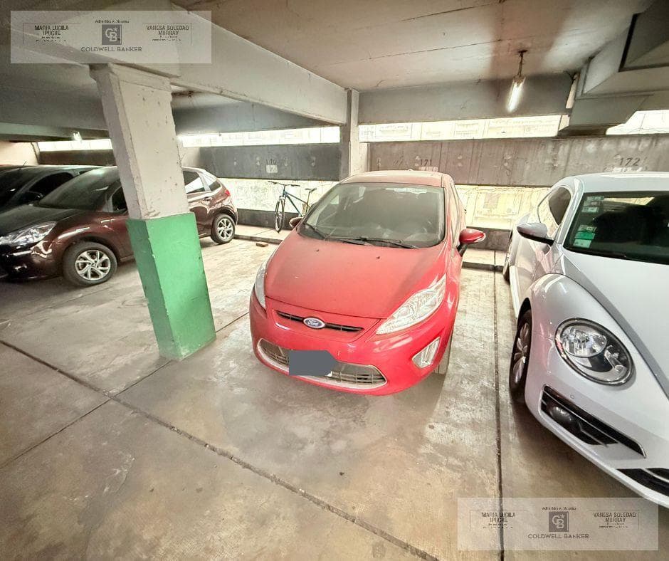 Garage for Sale in Palermo