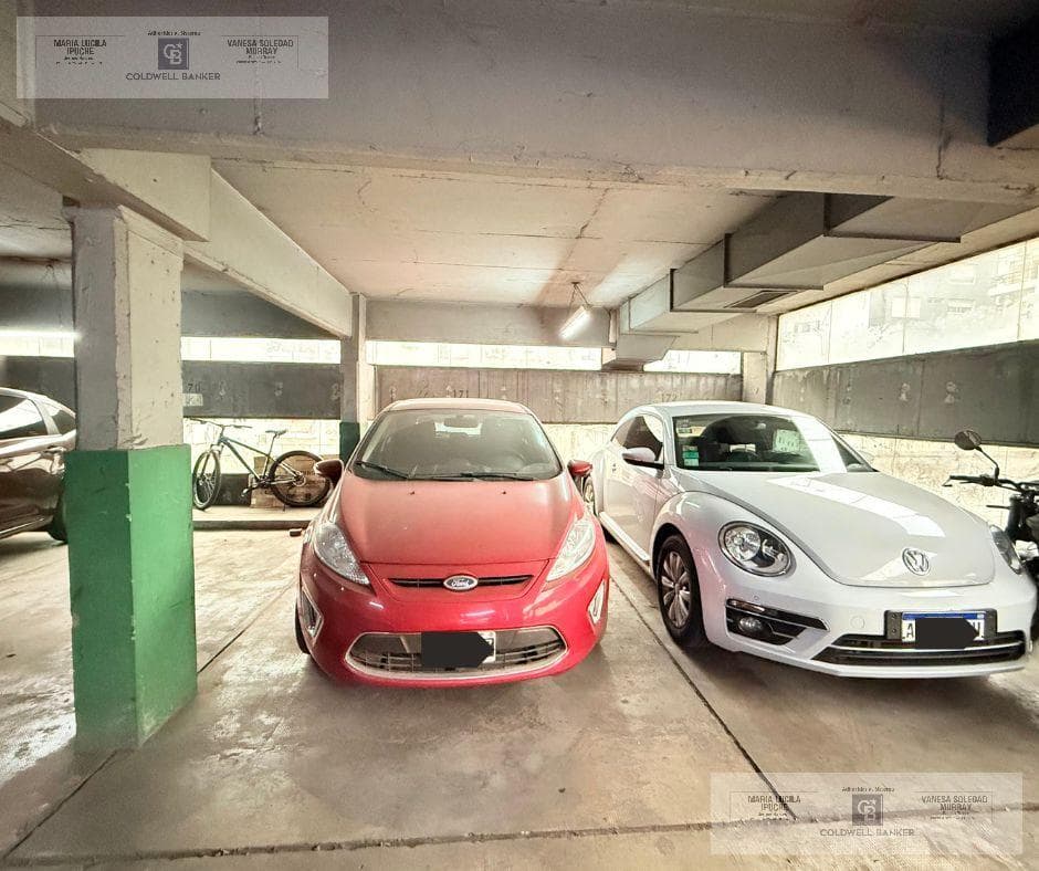 Garage for Sale in Palermo